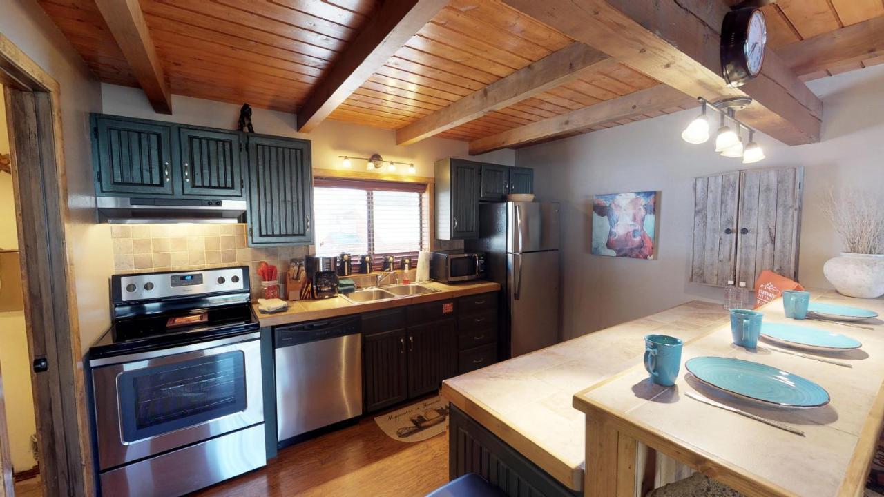 Aspen West 5 Townhouse With High Speed Wifi Apartment Red River Exterior photo
